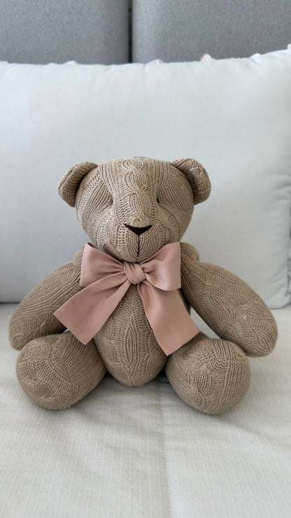 Urso em Tricô Fendi - tamanho P