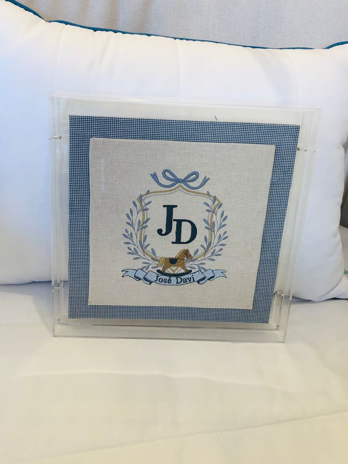 Quadro de Porta em Acrílico Monograma Cavalos