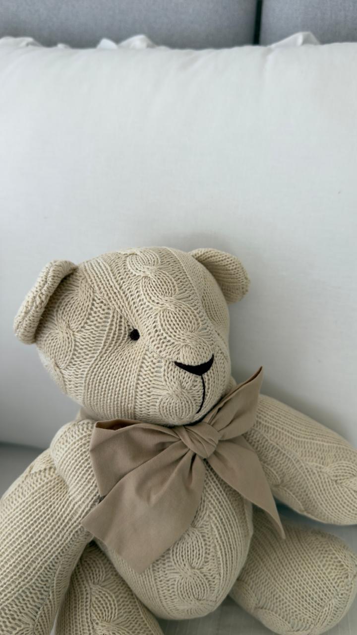 Urso em Tricô Bege - tamanho M