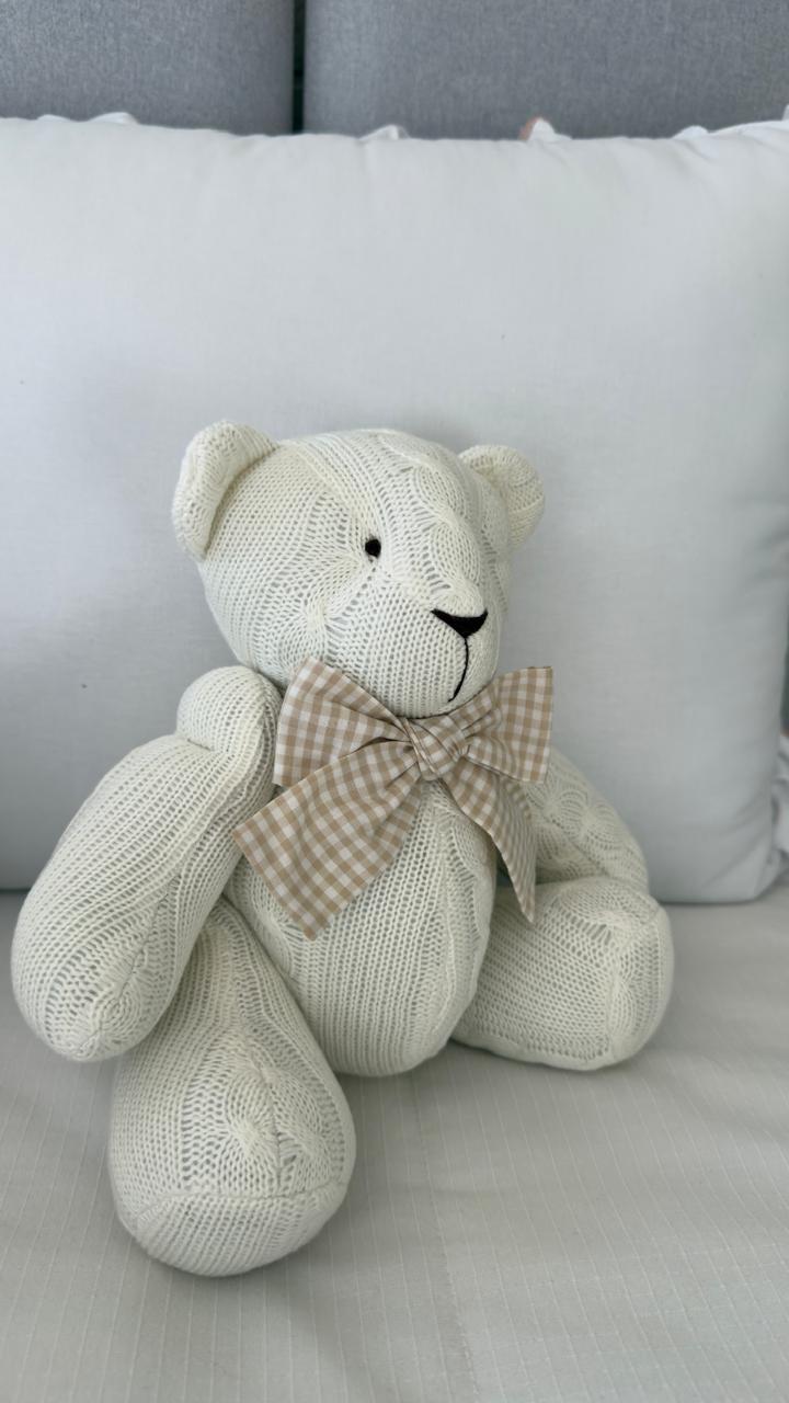 Urso em Tricô Off White - tamanho M