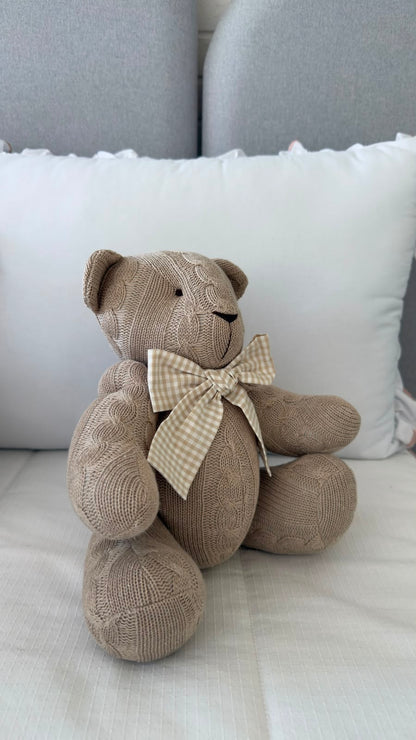 Urso em Tricô Fendi - tamanho M